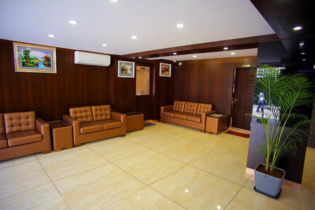 The Lounge Business Hotel Bangalore Exterior photo